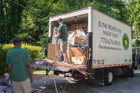 Best Yard Waste Removal  in Richmond, MI